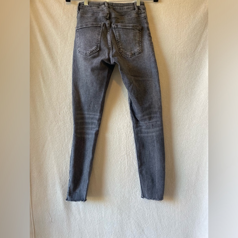 Zara Mid Rise Skinny Jeans Distressed Stretch Womens 2 Faded Black Raw Hem - Picture 10 of 13